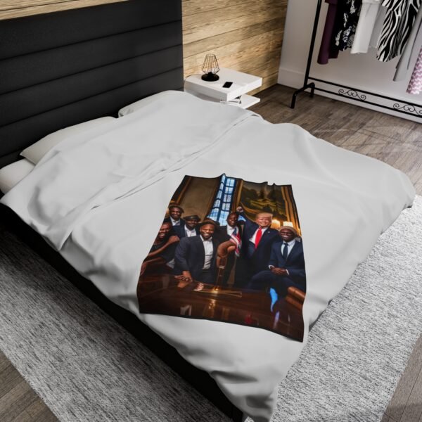 Black Men Love President Trump Velveteen Plush Blanket - Image 4