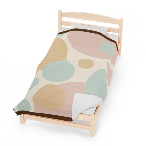 Stunning Circular Shapes Beautiful Velveteen Plush Blanket. - Image 21