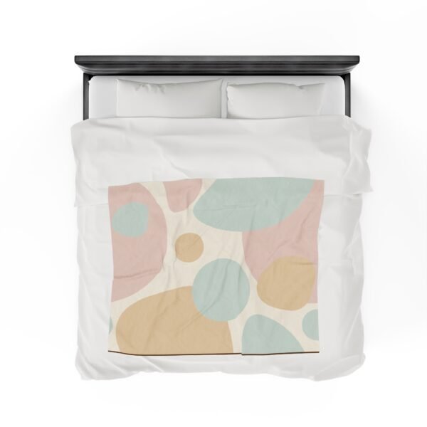 Stunning Circular Shapes Beautiful Velveteen Plush Blanket. - Image 16