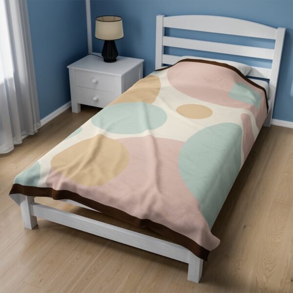 Stunning Circular Shapes Beautiful Velveteen Plush Blanket. - Image 19