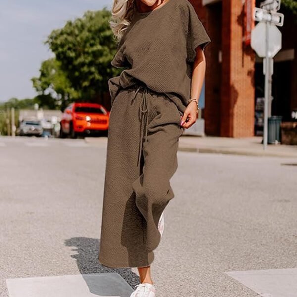 Solid Color Texture Casual Fashion Women's Wear Short-sleeved Trousers Two-piece Set - Image 7